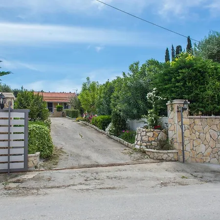 Serenity Arillas Corfu Apartman Arílasz